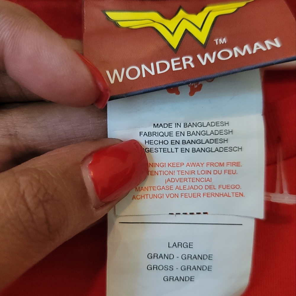 Wonder Woman Red Yellow Blue T Shirt Top Blouse Costume/Cape Size L - Picture 4 of 6
